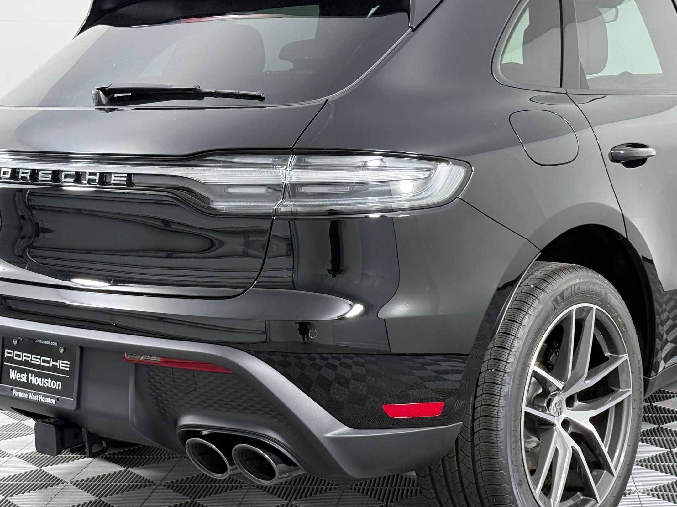 Certified 2026 Porsche Macan AWD/4WD image 13