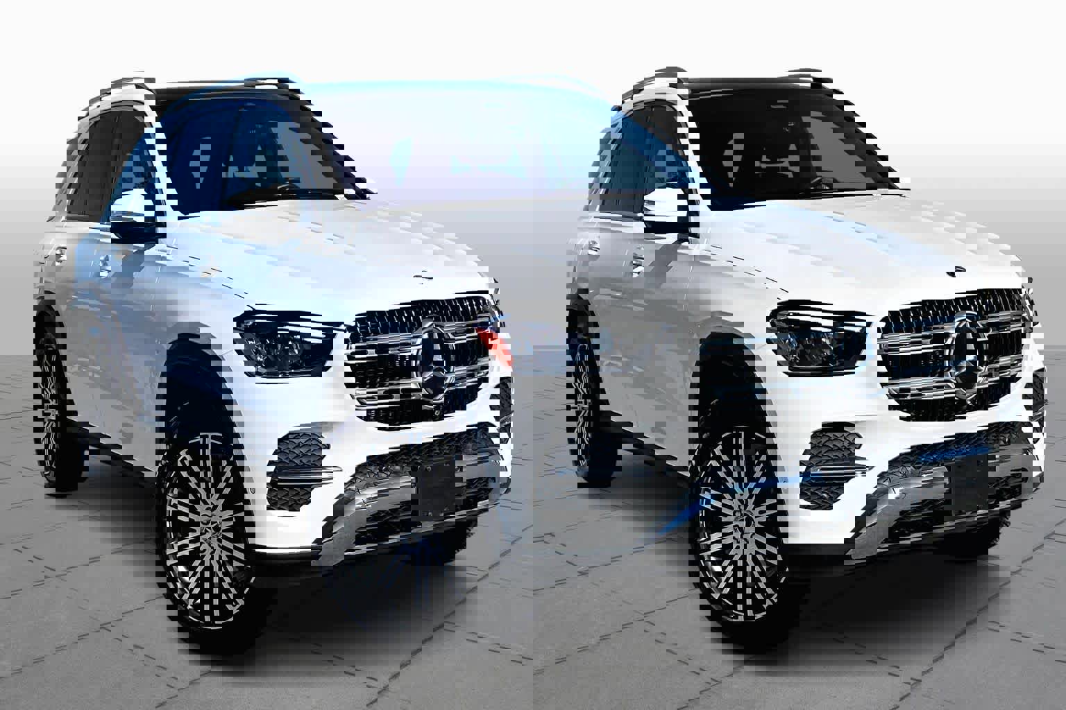 Used 2024 Mercedes-Benz GLE 350 4MATIC image 2