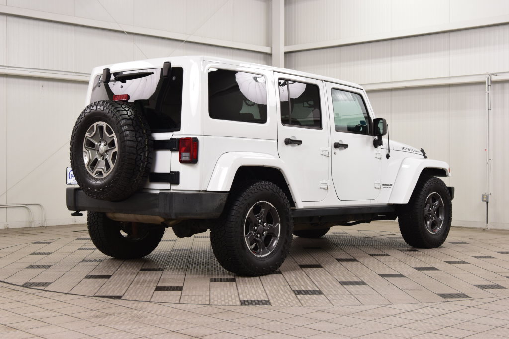Used 2017 Jeep Wrangler Unlimited Rubicon w/ Cold Weather Group AWD/4WD image 9
