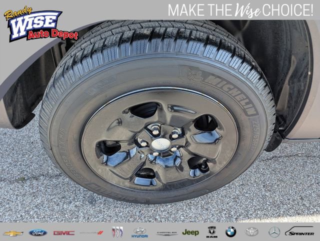 Used 2015 Jeep Cherokee Sport w/ Cold Weather Group AWD/4WD image 21