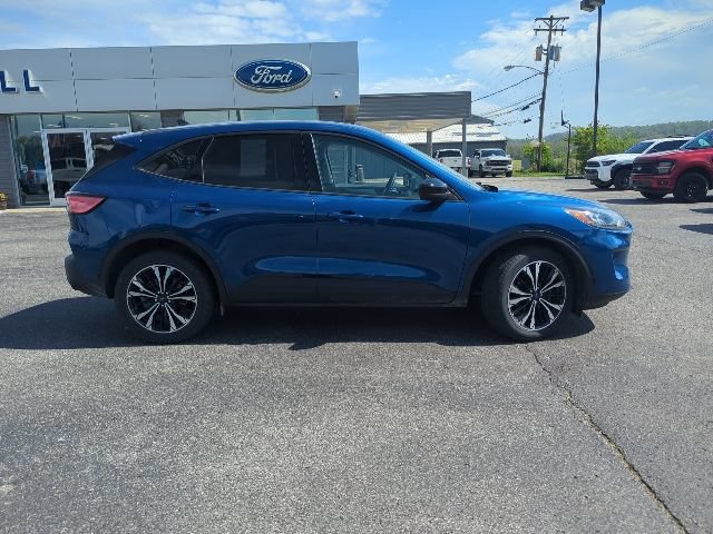 Used 2022 Ford Escape SE w/ SE Sport Appearance Package AWD/4WD image 29