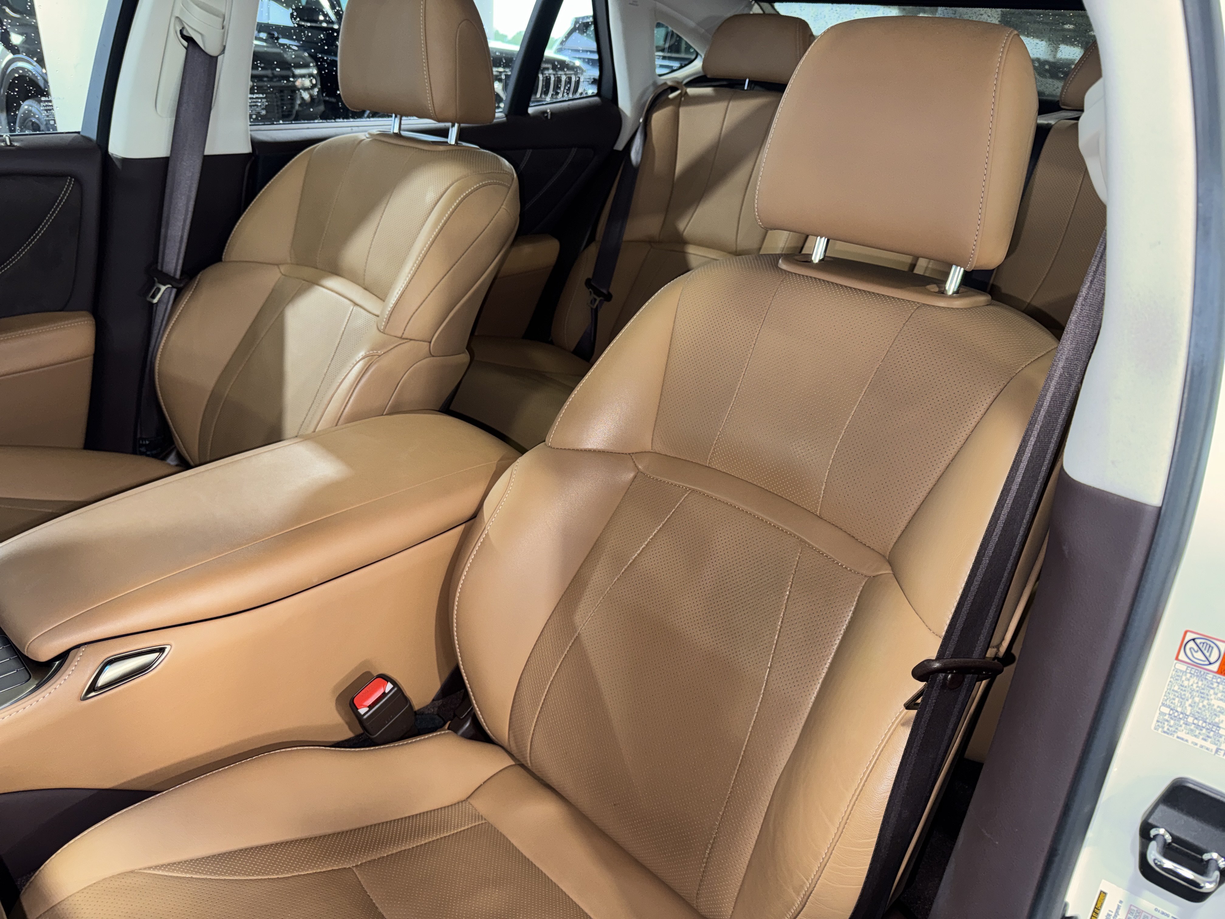 Used 2019 Lexus LS 500 w/ Accessory Package (Z2) RWD image 33