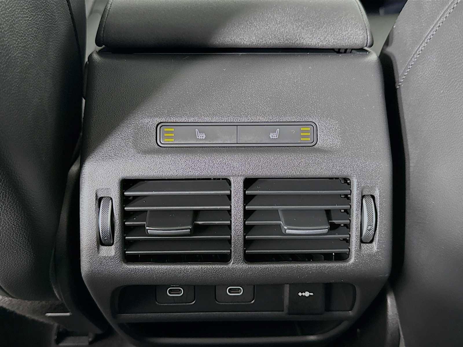 Used 2024 Land Rover Discovery Sport S image 24