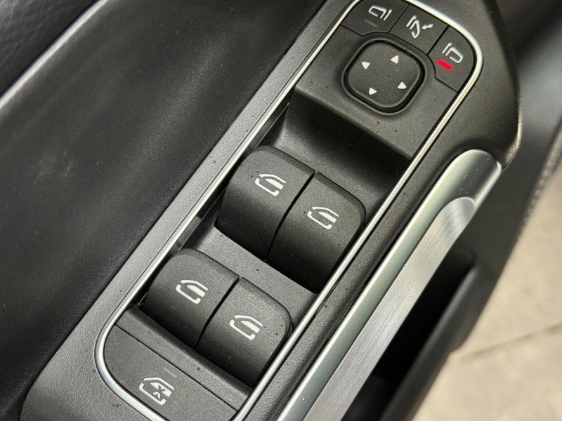 New 2026 Mercedes-Benz GLB 250 4MATIC image 14