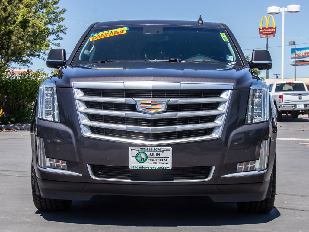 Used 2017 Cadillac Escalade ESV Premium Luxury AWD/4WD image 2