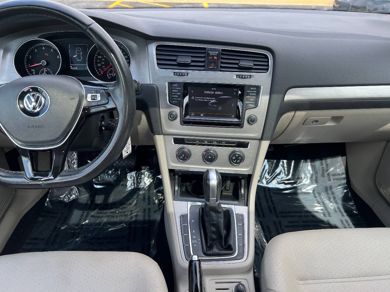 Used 2015 Volkswagen Golf S FWD image 33