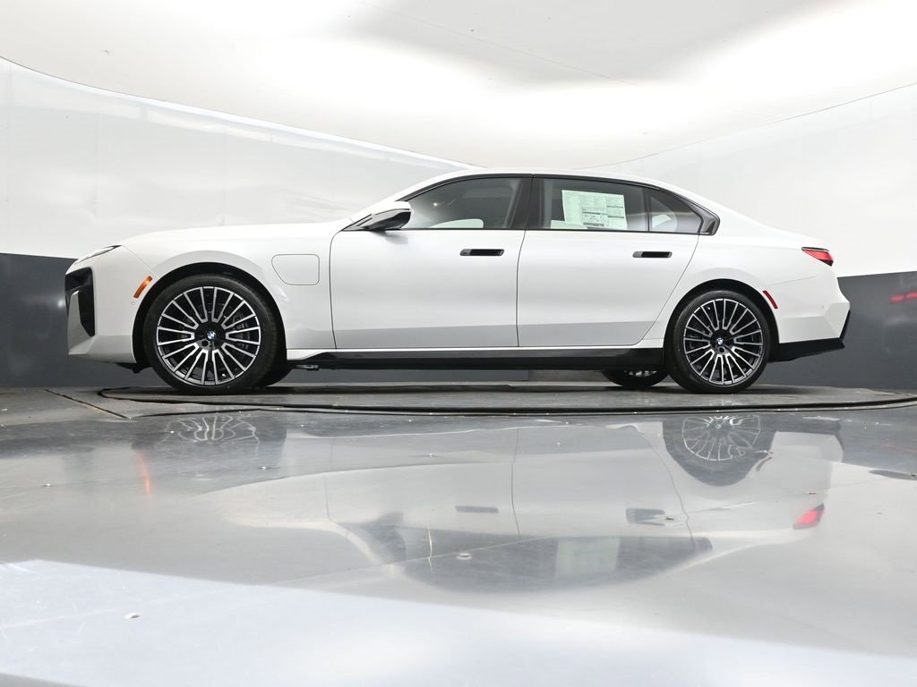 New 2026 BMW 750e xDrive image 20