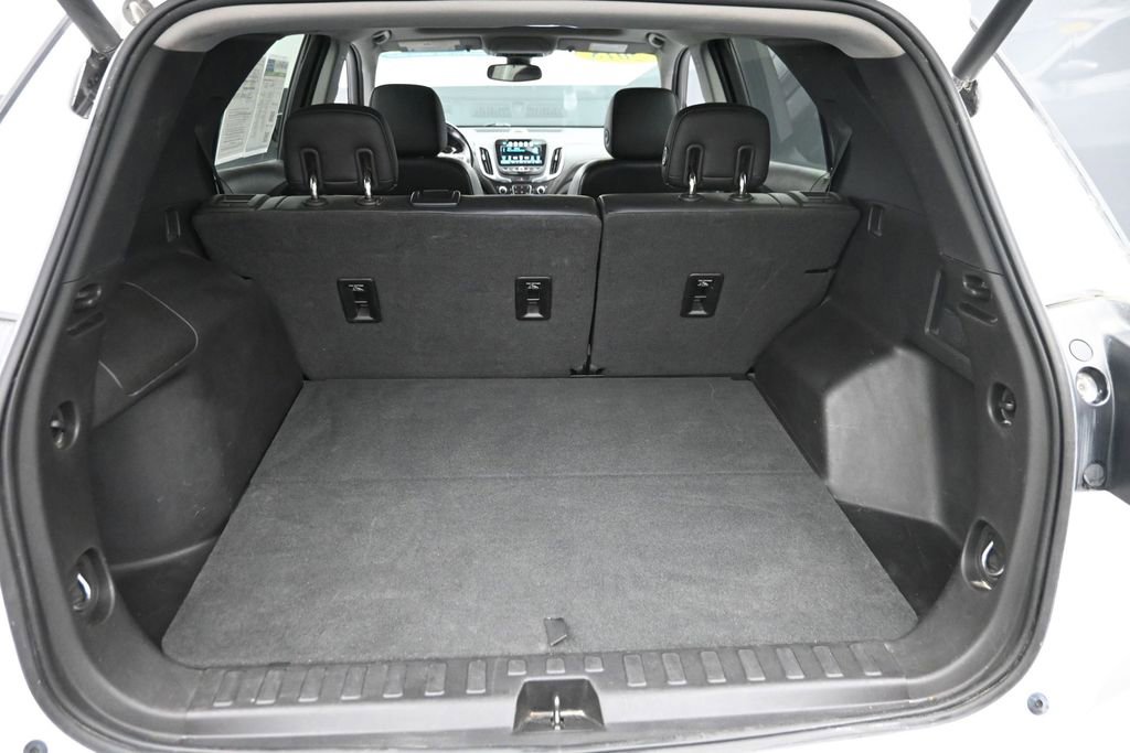 Used 2018 Chevrolet Equinox Premier AWD/4WD image 9