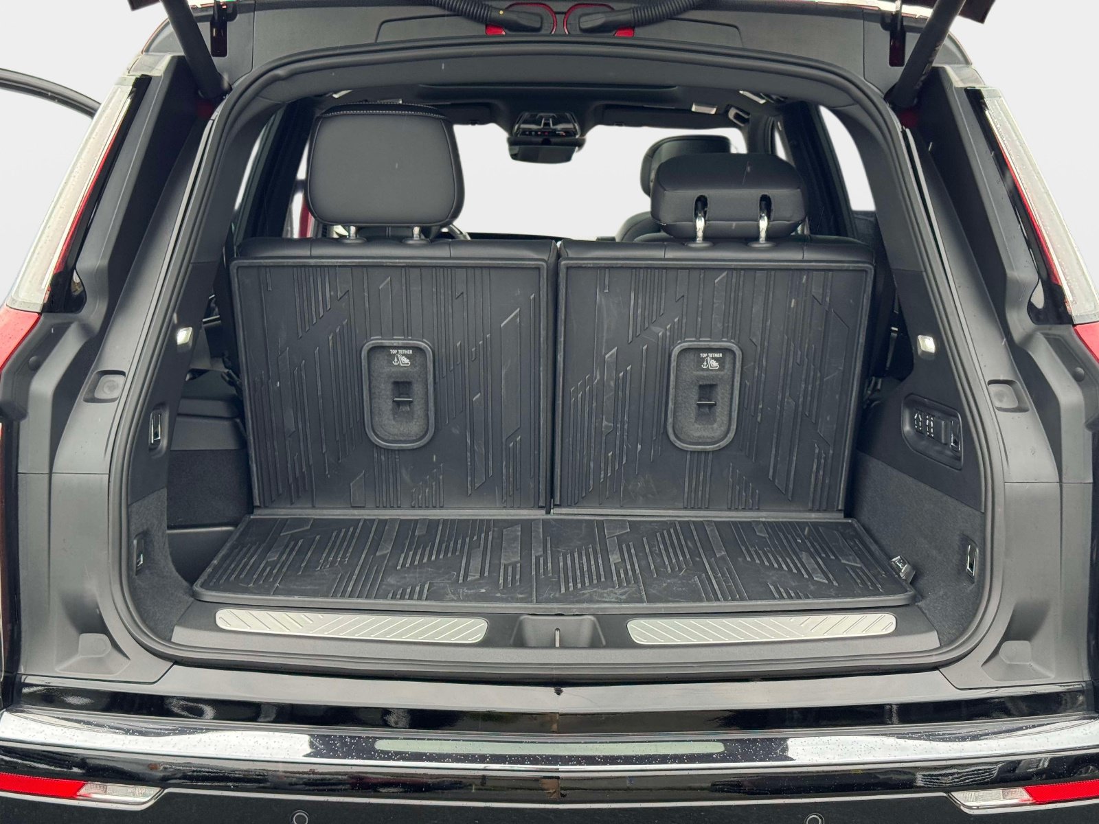 Certified 2026 Cadillac Vistiq Sport w/ LPO, Floor Liner Package AWD/4WD image 17