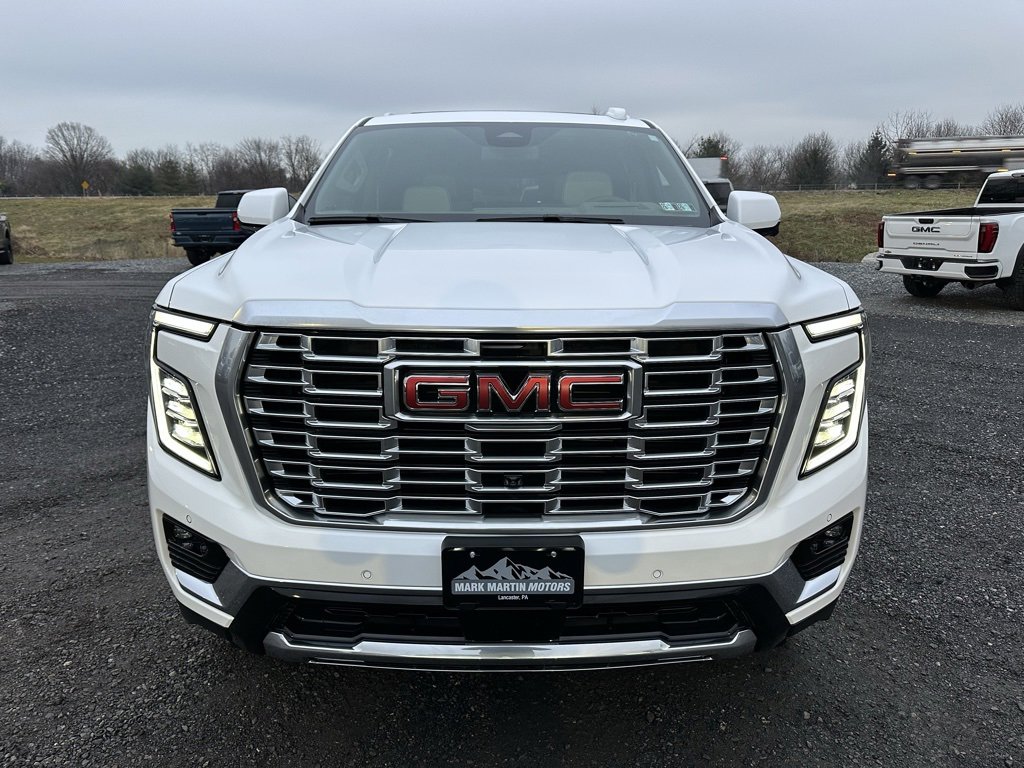 Used 2025 GMC Yukon XL Denali w/ Sun & Power Step Package image 11