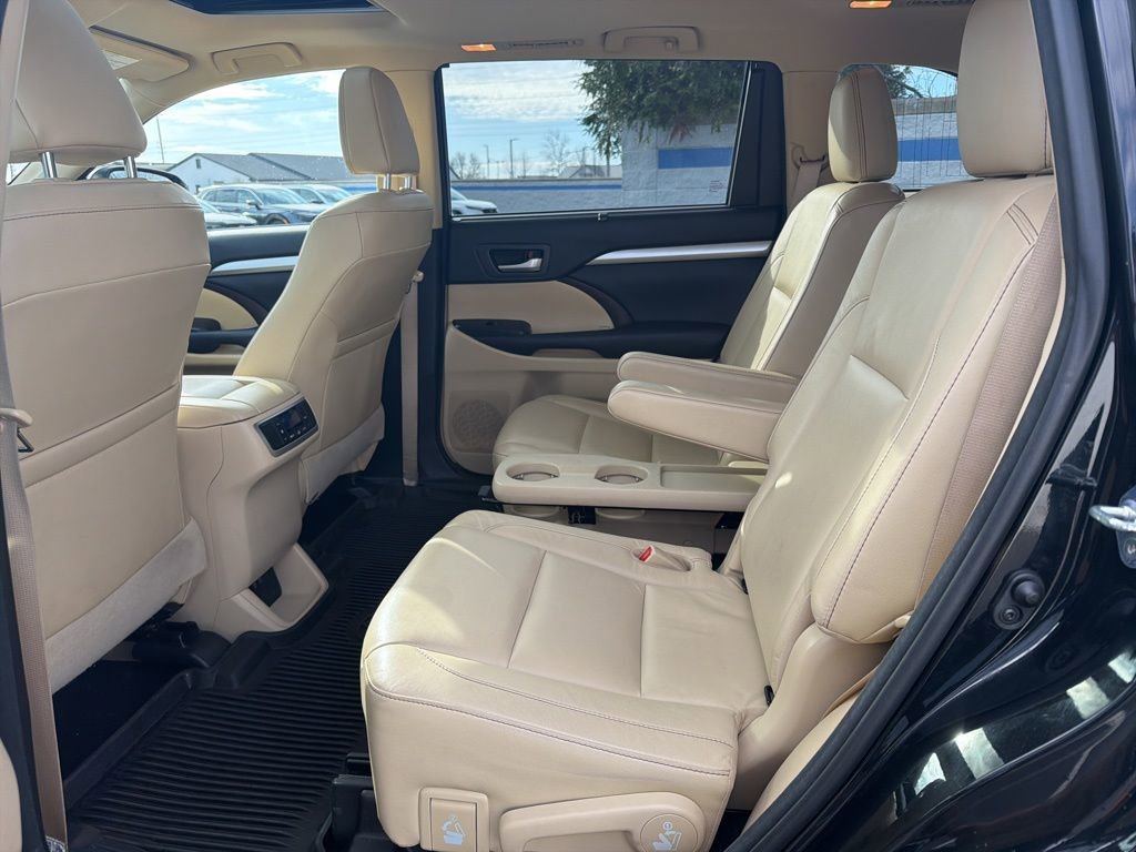 Used 2017 Toyota Highlander XLE image 19