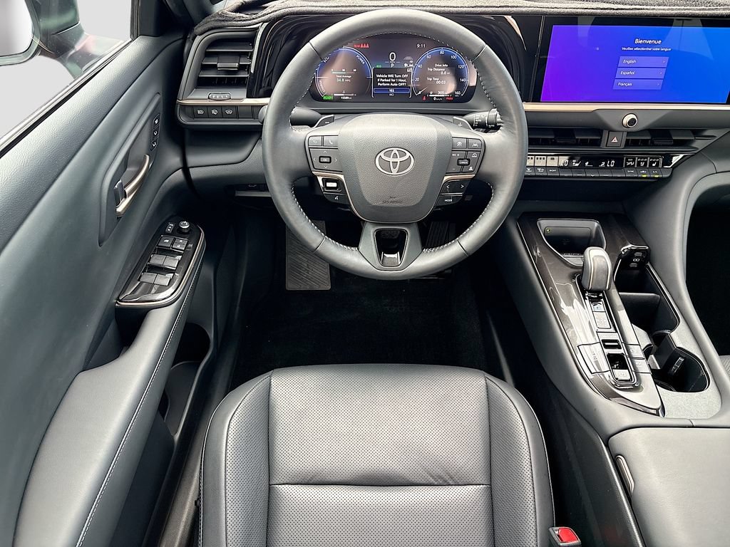 Certified 2025 Toyota Crown Signia AWD/4WD image 10