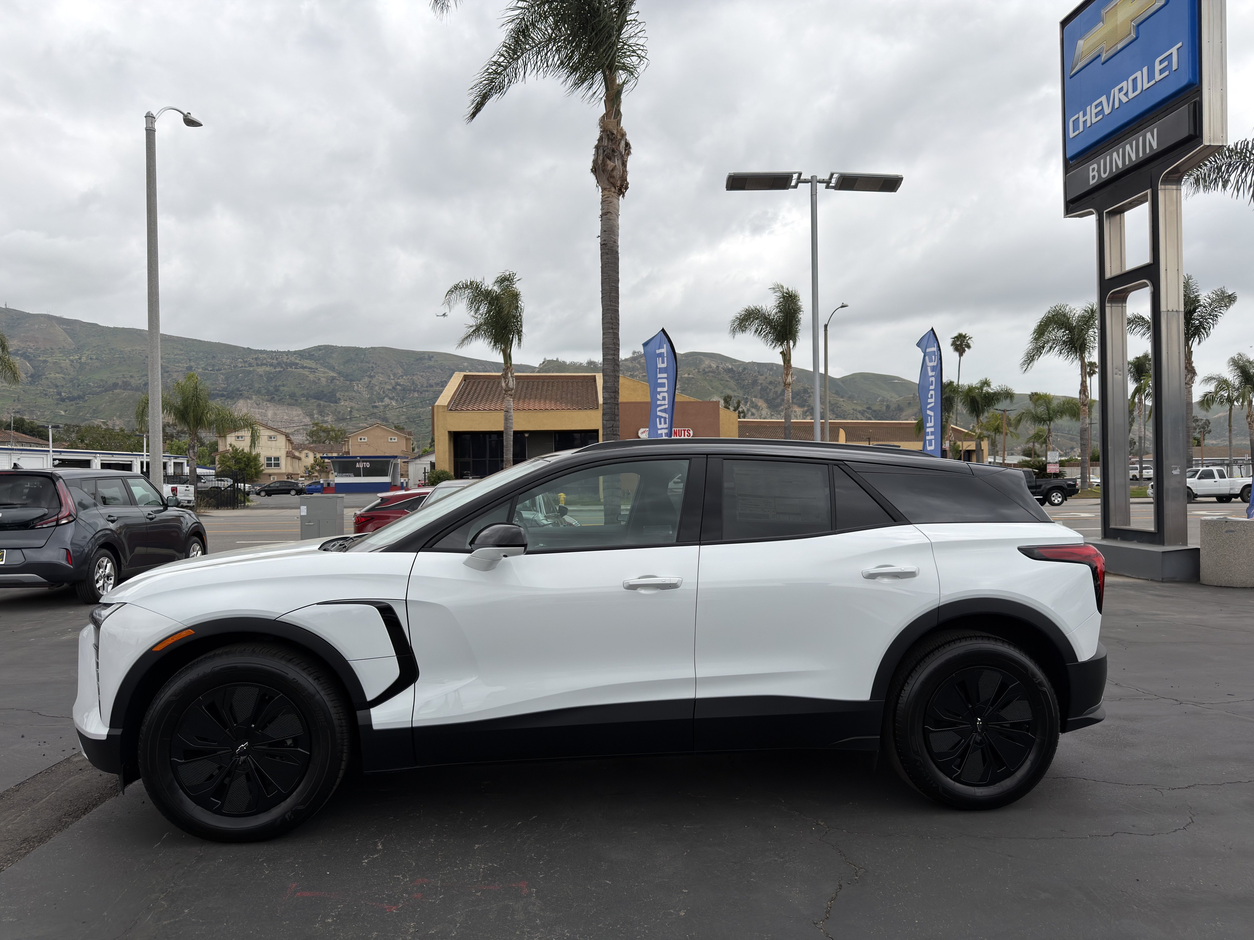 New 2026 Chevrolet Blazer EV LT w/ Midnight/Sport Edition FWD image 5