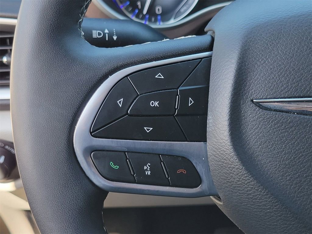 Used 2024 Chrysler Voyager LX image 5