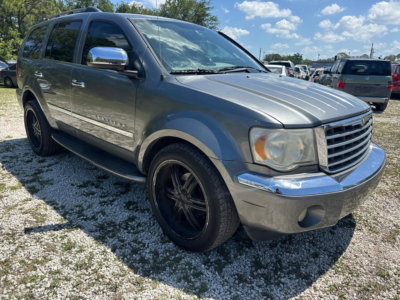 Used 2007 Chrysler Aspen Limited AWD/4WD image 3