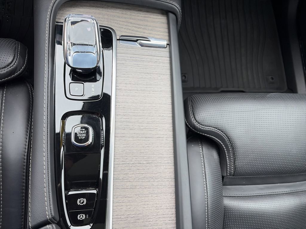 Used 2024 Volvo XC90 B6 Ultimate w/ Protection Package Premier AWD/4WD image 27