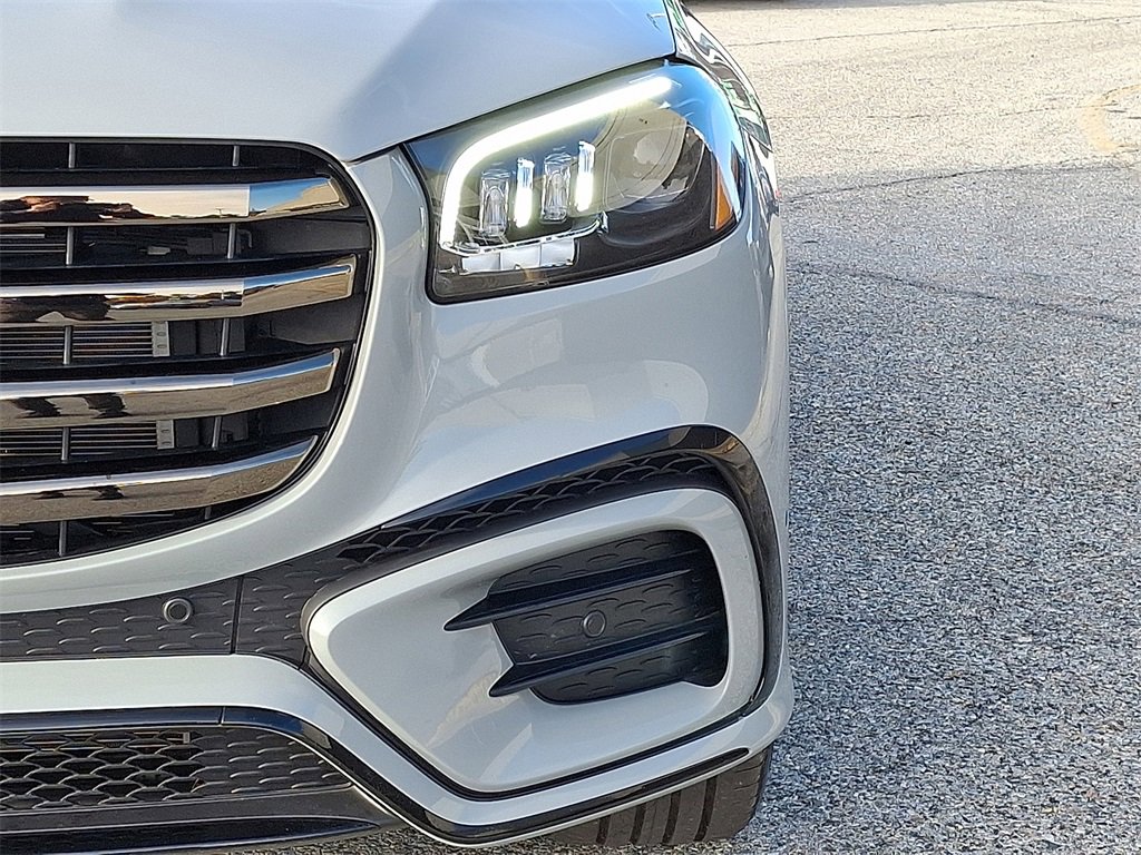 Used 2025 Mercedes-Benz GLS 580 GLS 580 image 9