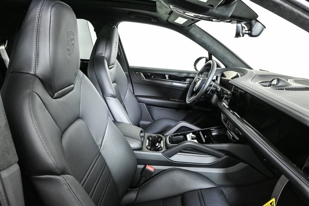 New 2026 Porsche Cayenne GTS image 29