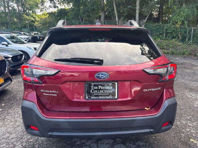 Used 2024 Subaru Outback Premium AWD/4WD image 3