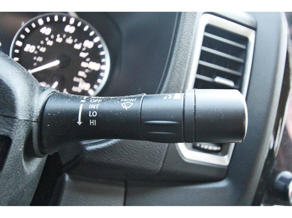 Used 2024 Nissan Frontier SV w/ Technology Package image 12