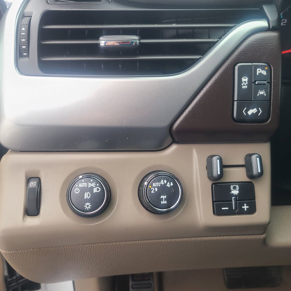 Used 2020 Chevrolet Tahoe Premier image 16