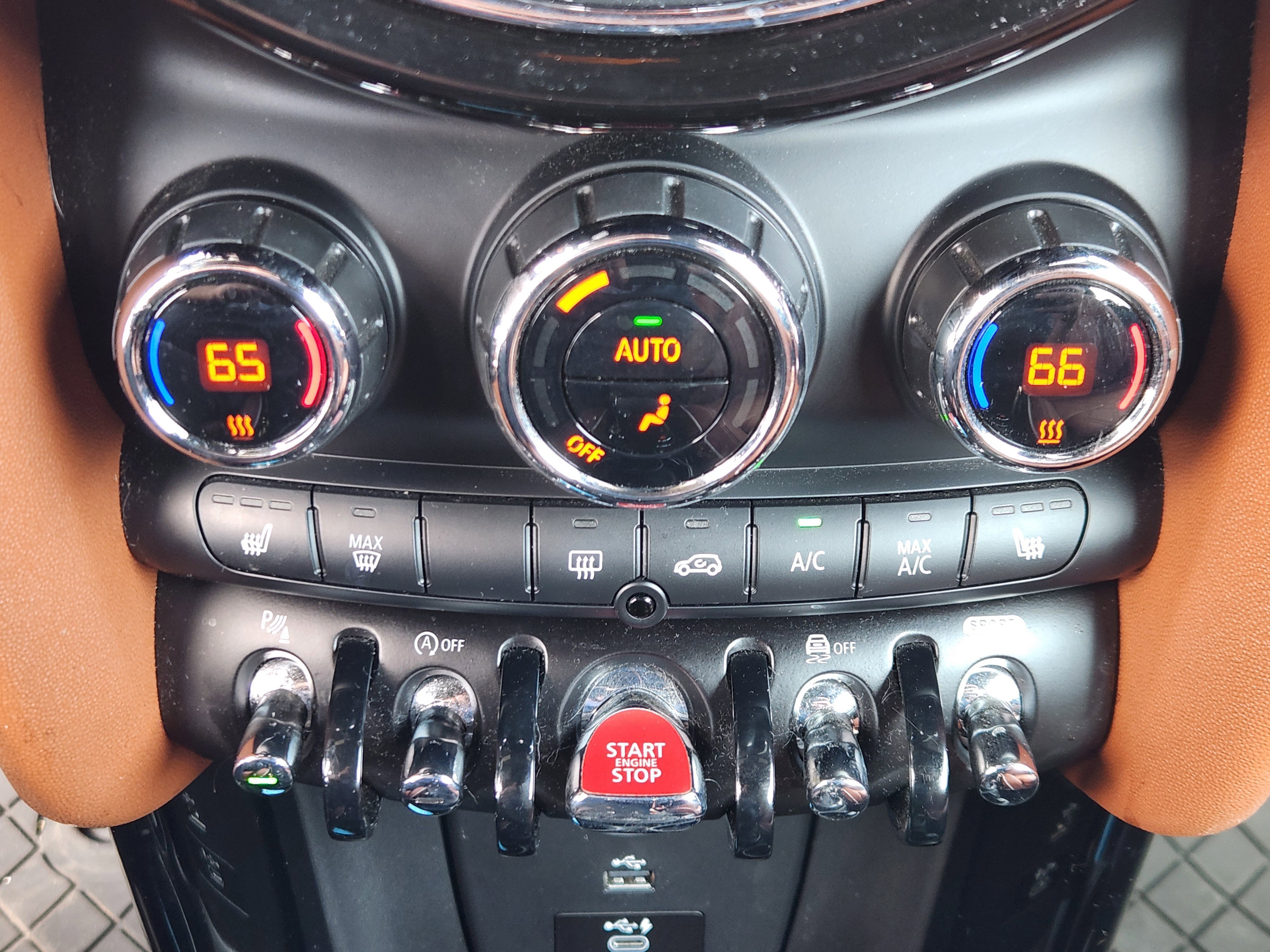 Used 2021 MINI Cooper S w/ Driver Assistance Package image 25