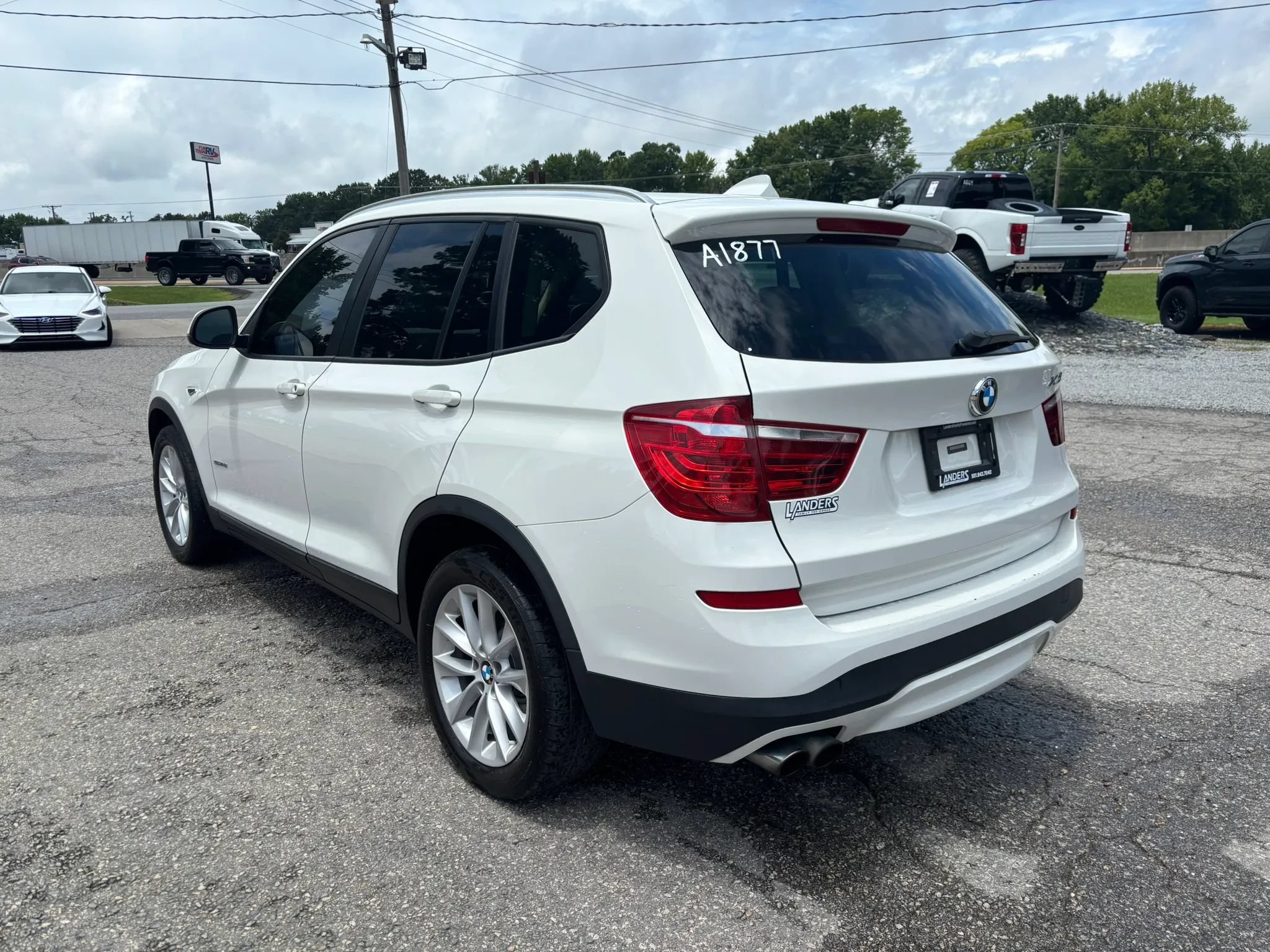Used 2017 BMW X3 sDrive28i RWD image 3