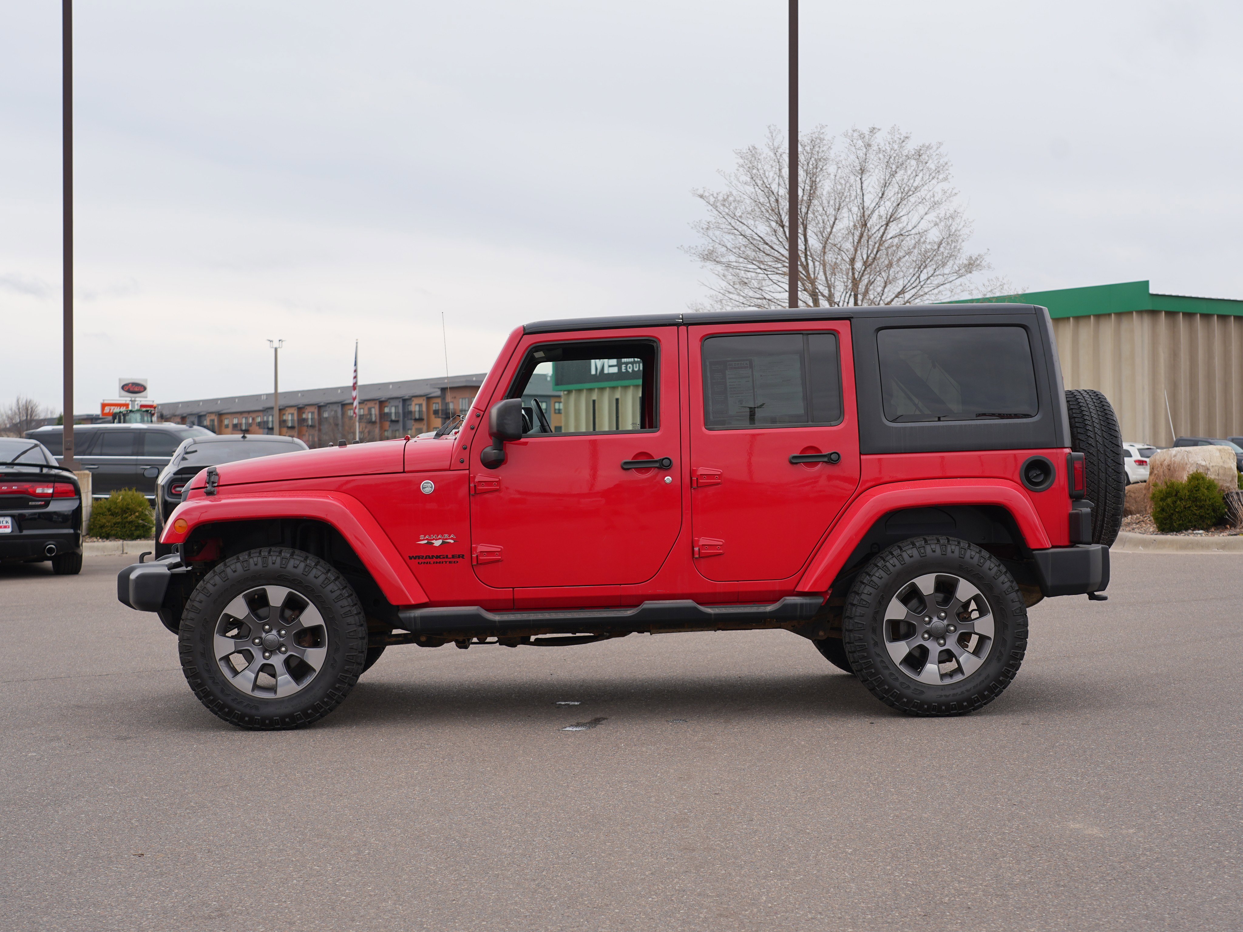 Used 2016 Jeep Wrangler Unlimited Sahara w/ Connectivity Group image 6