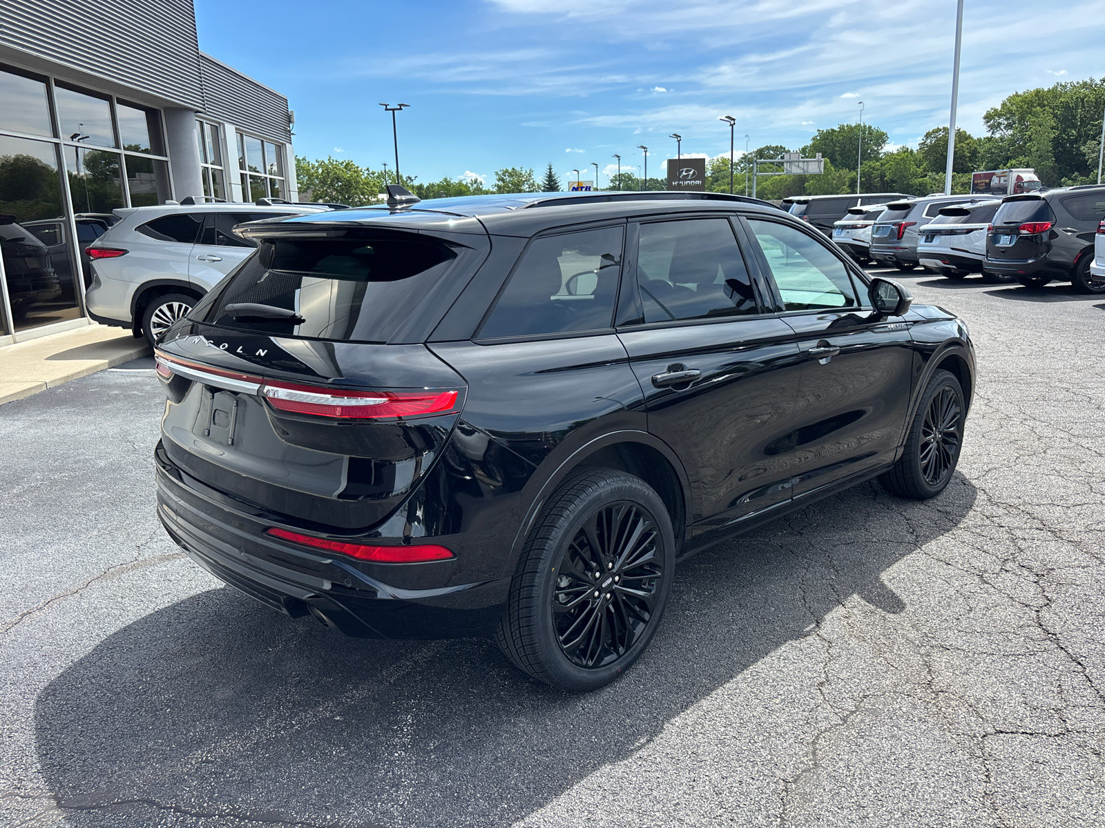 Certified 2023 Lincoln Corsair Reserve w/ Equipment Group 201A AWD/4WD image 7