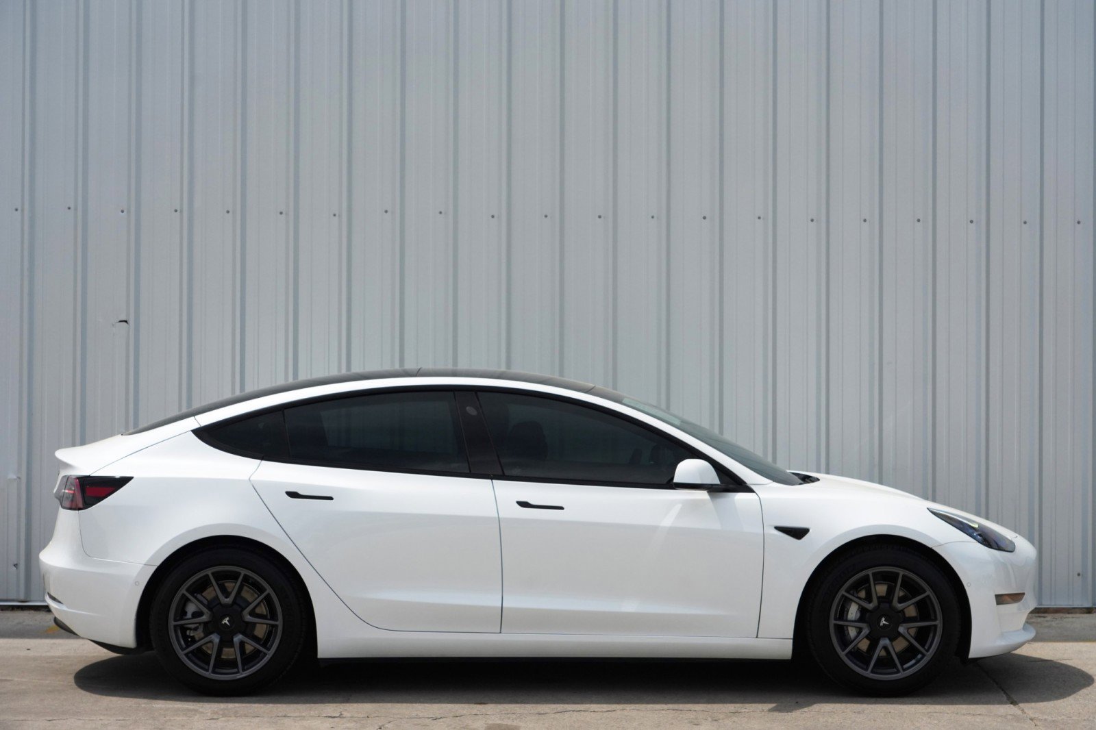 Used 2021 Tesla Model 3 Standard Range Plus image 51