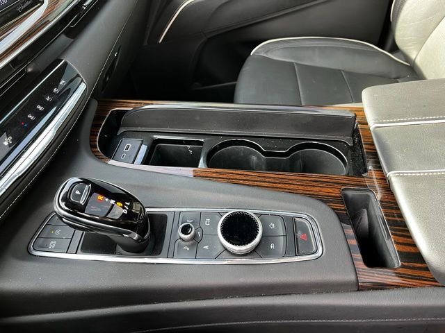 Used 2023 Cadillac Escalade Premium Luxury image 32
