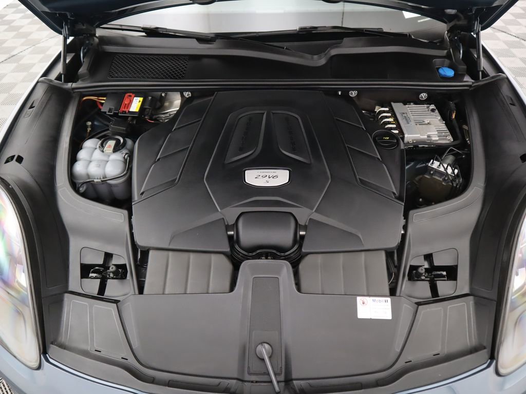 Used 2020 Porsche Cayenne S image 30