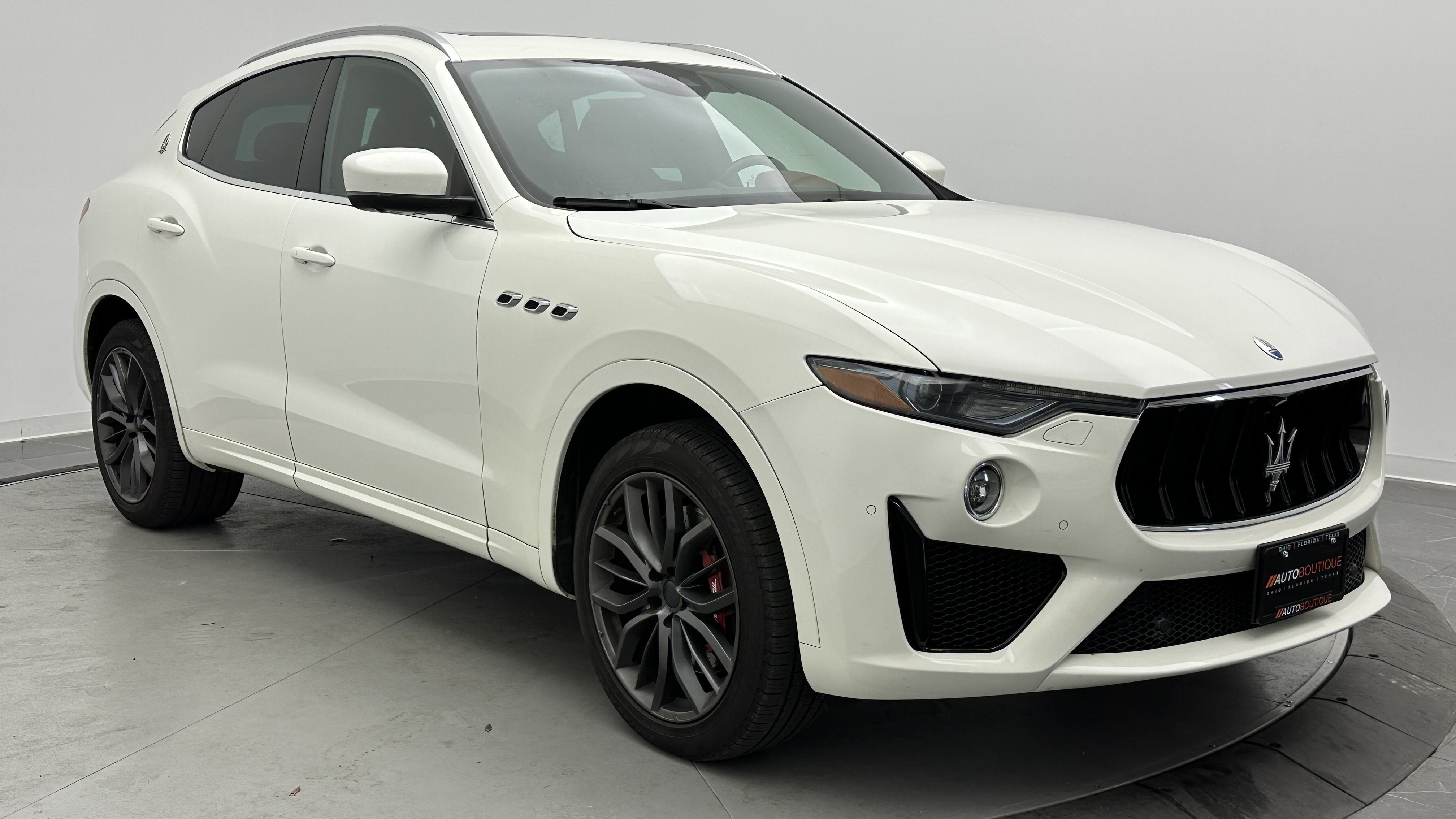 Used 2019 Maserati Levante GTS image 3