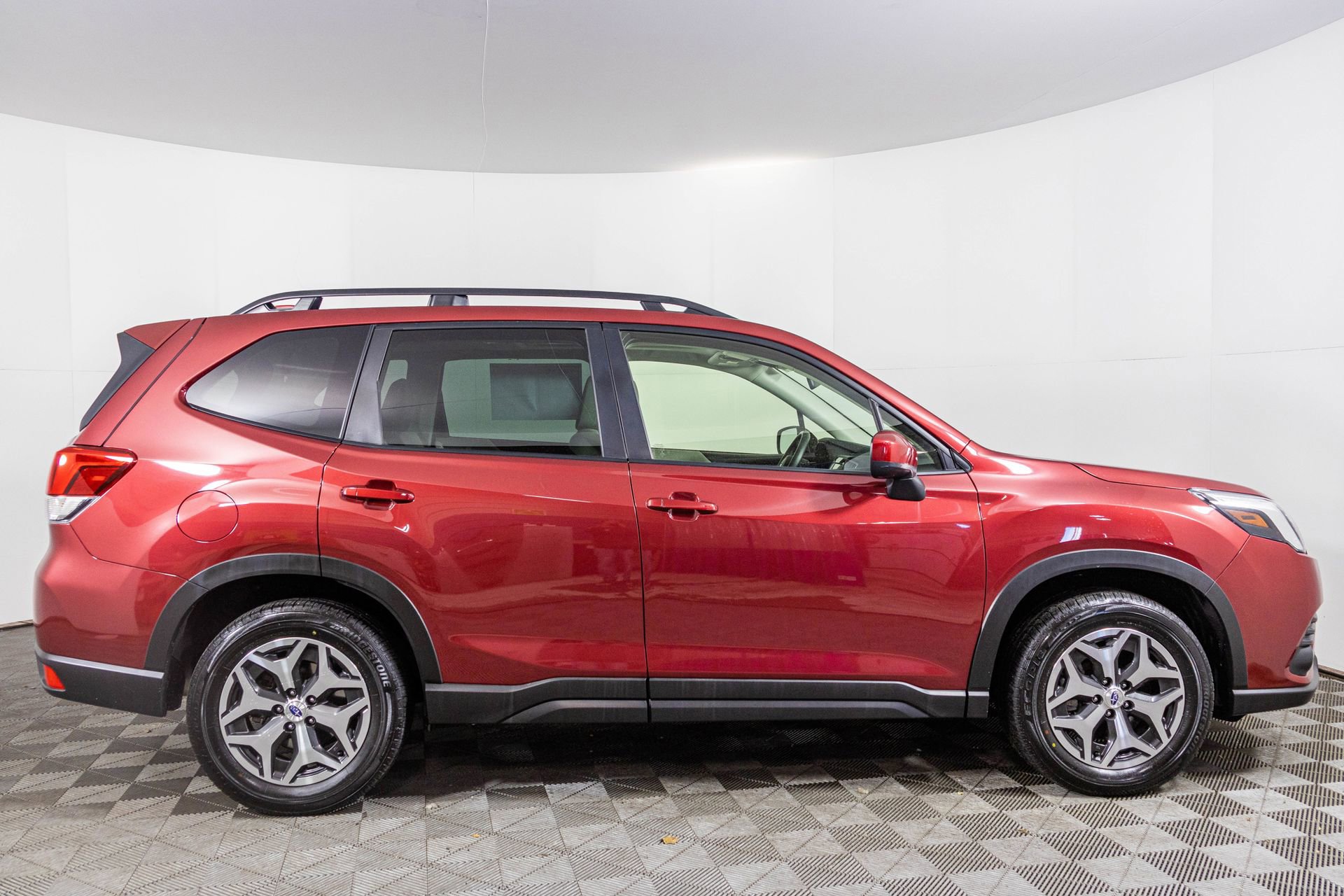 Used 2023 Subaru Forester Premium image 14