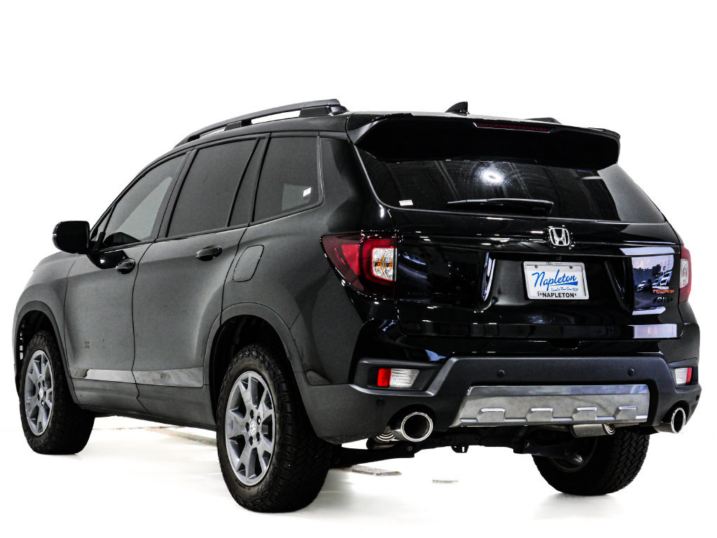 Used 2025 Honda Passport TrailSport image 9