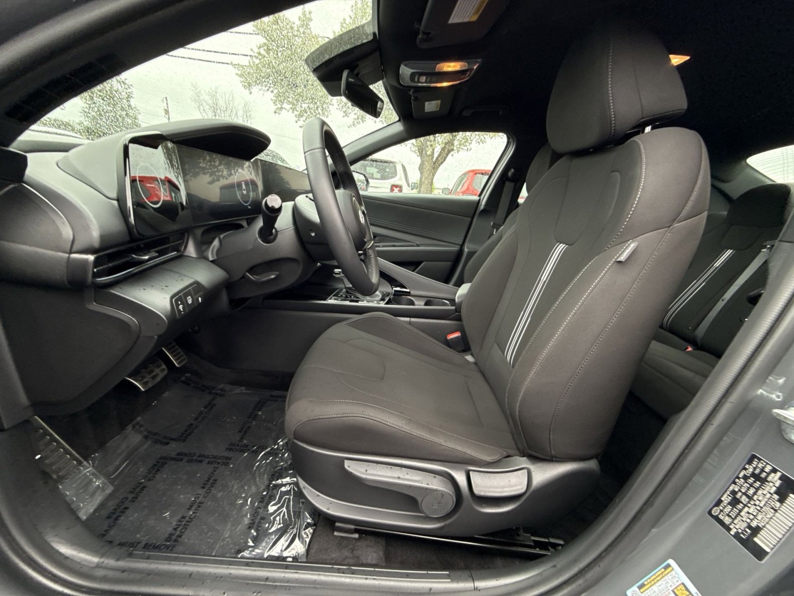 Used 2025 Hyundai Elantra SEL w/ Cargo Package image 13