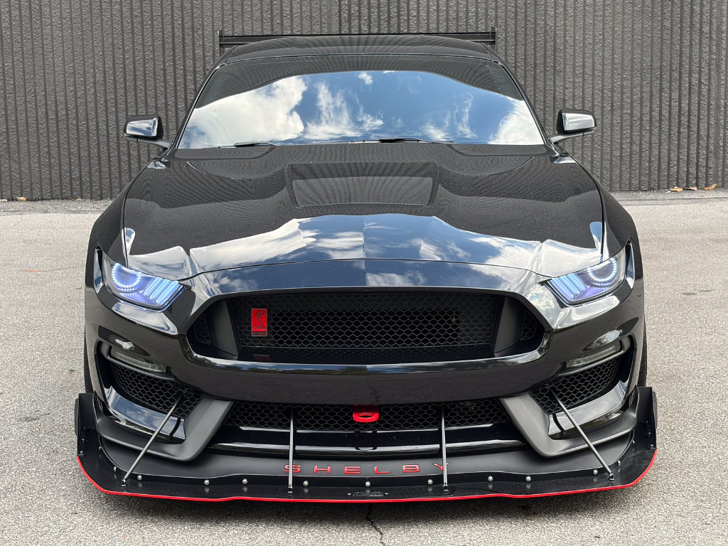 Used 2017 Ford Mustang Shelby GT350R RWD image 3