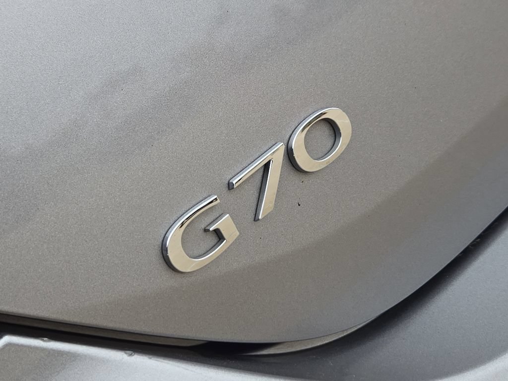 Used 2022 Genesis G70 3.3T RWD image 32