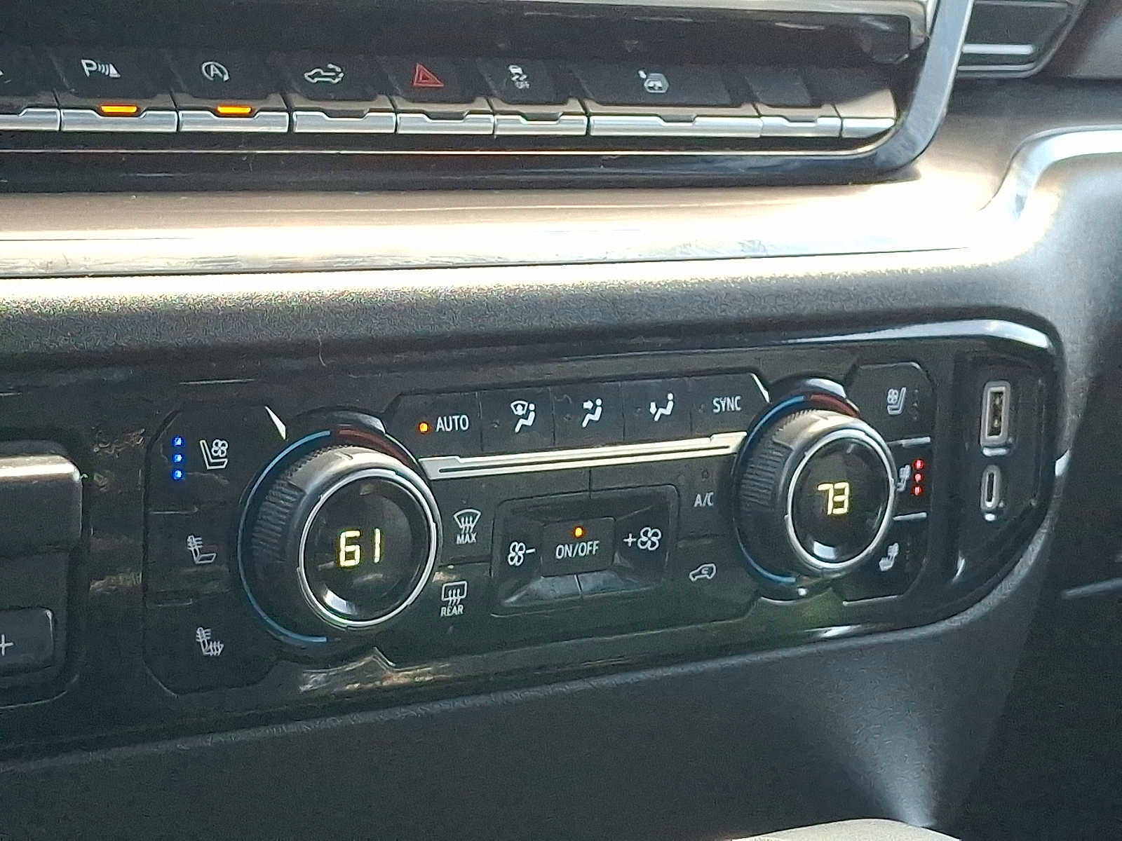 Used 2023 Chevrolet Silverado 1500 High Country w/ Technology Package image 18