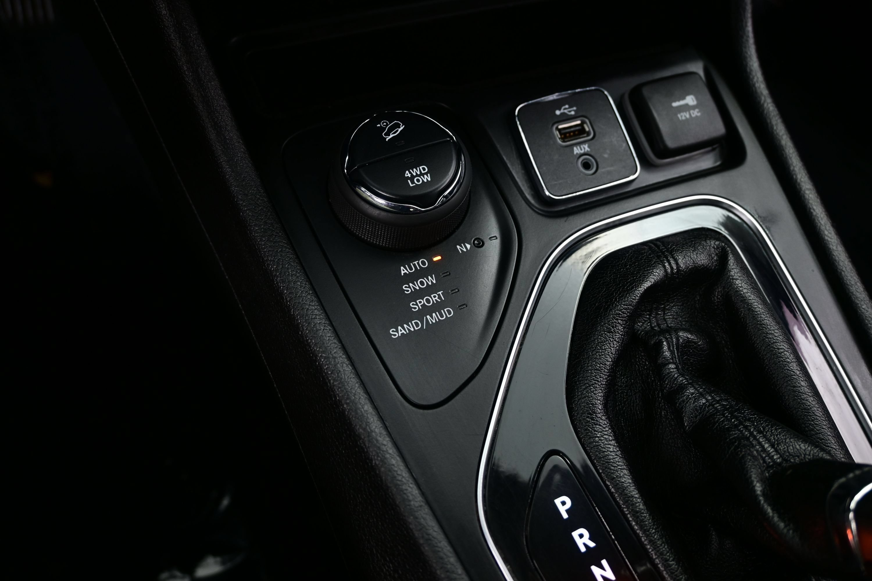 Used 2019 Jeep Cherokee Limited w/ Trailer Tow Group AWD/4WD image 25