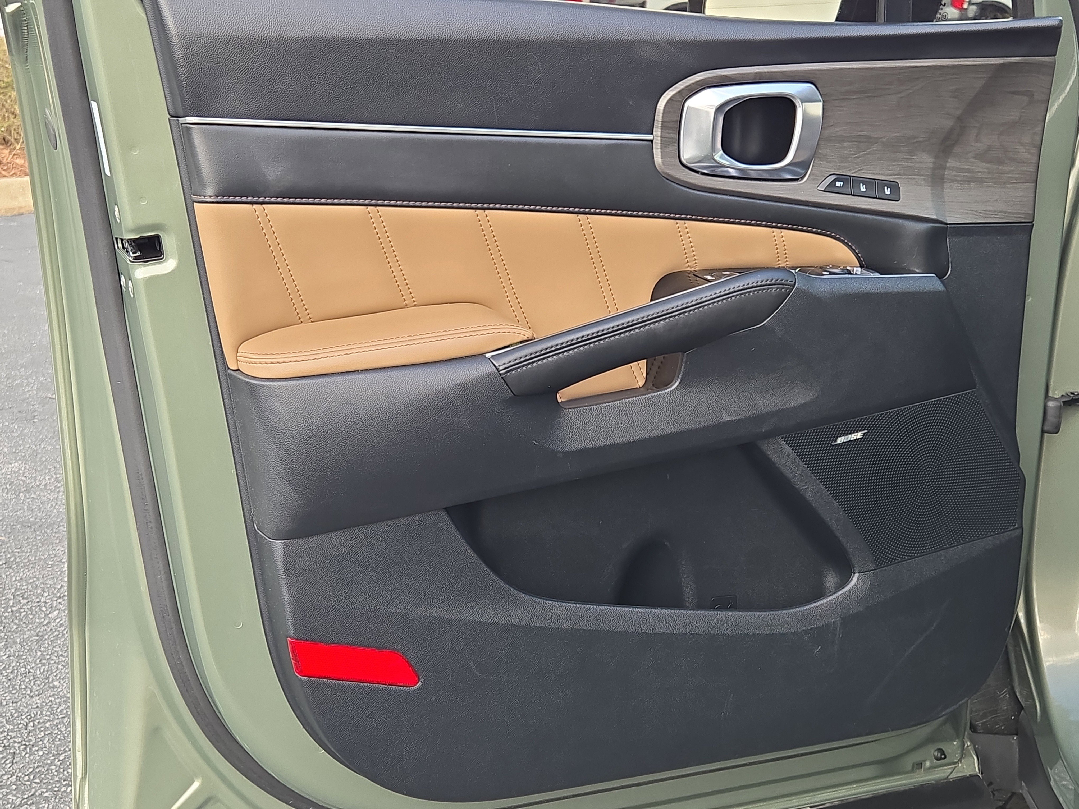 Used 2024 Kia Sorento SX Prestige w/ Olive Brown Leather Package image 22