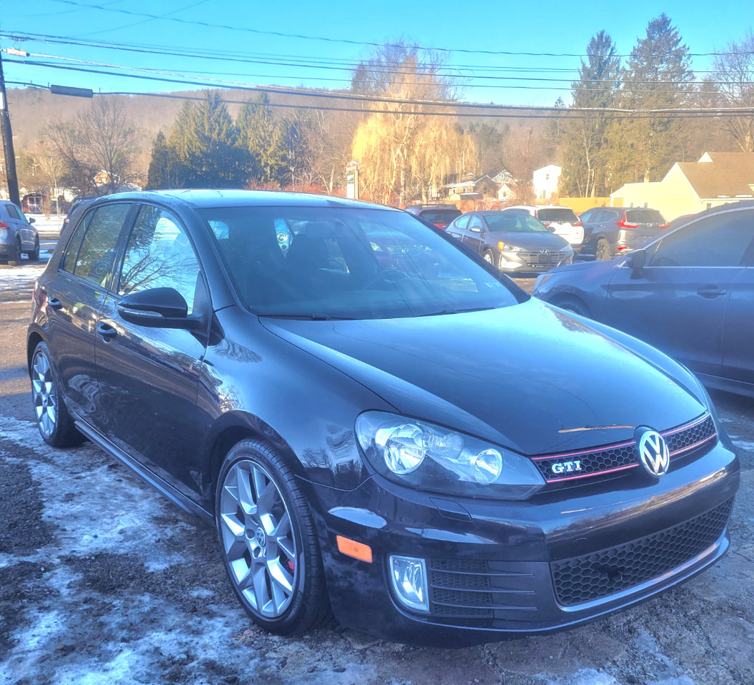 Used 2013 Volkswagen Golf 4-Door image 2
