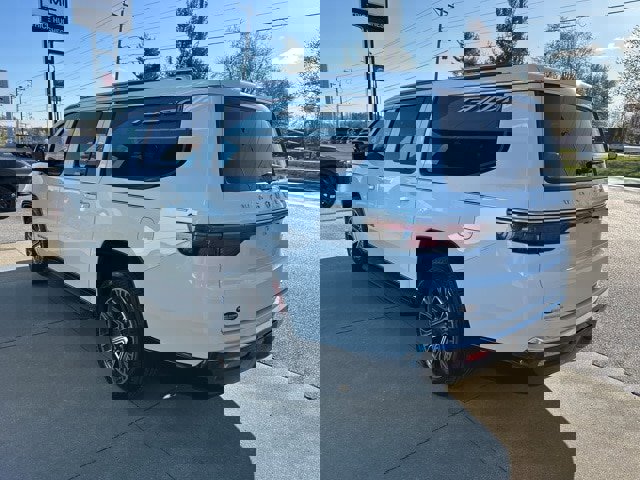 Used 2023 Jeep Wagoneer L Series II image 6