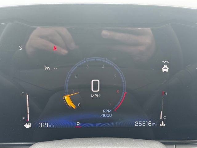 Used 2025 Chevrolet Trax LT image 27