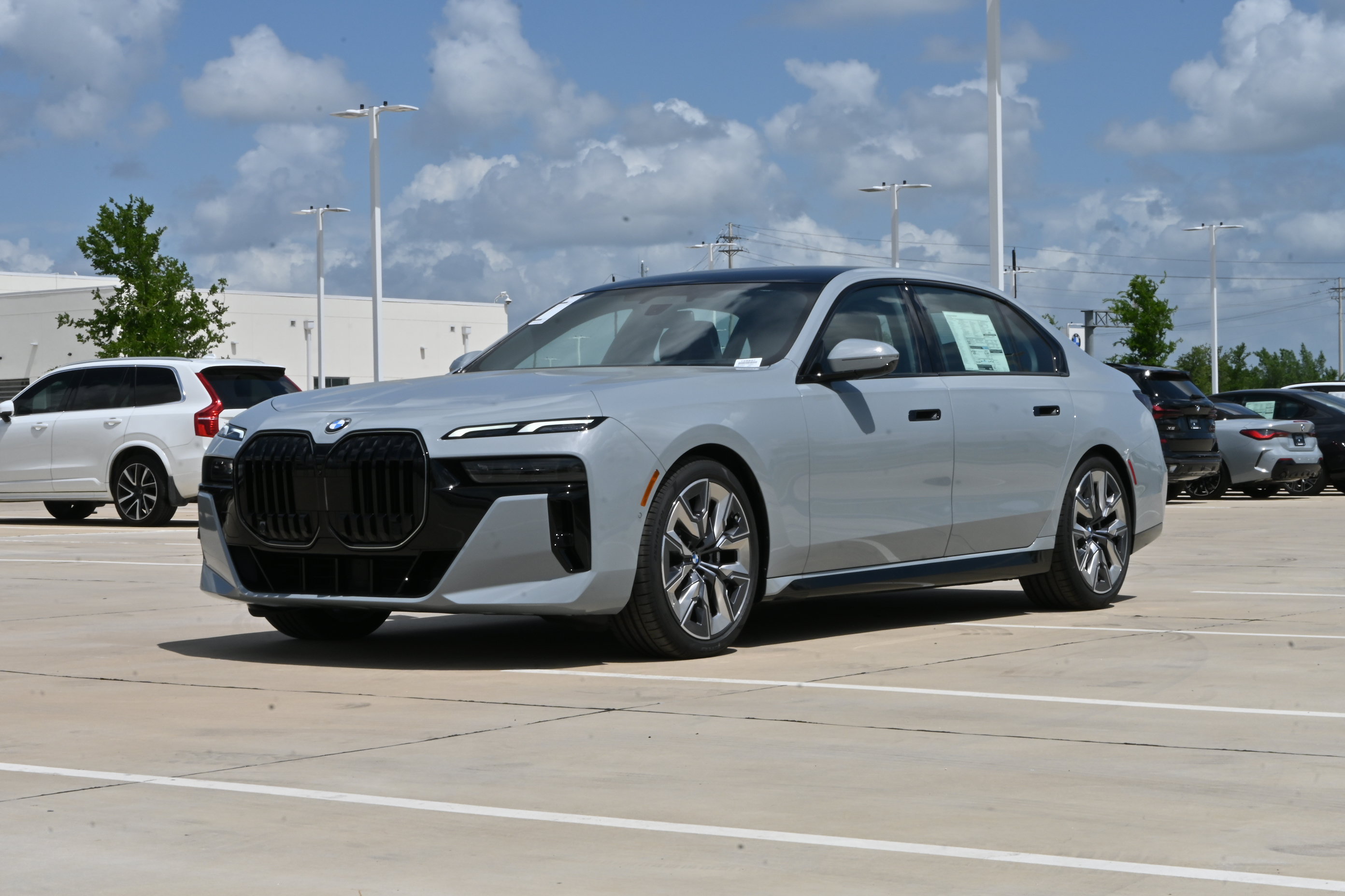Used 2026 BMW 740i RWD image 3