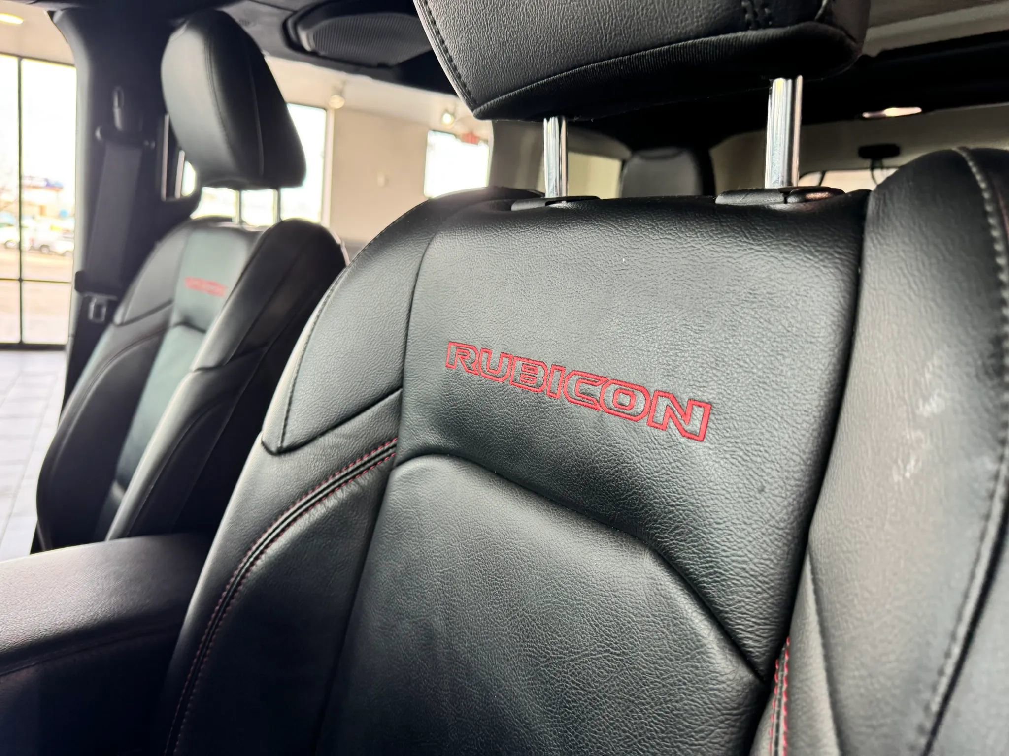 Used 2018 Jeep Wrangler Unlimited Rubicon image 12