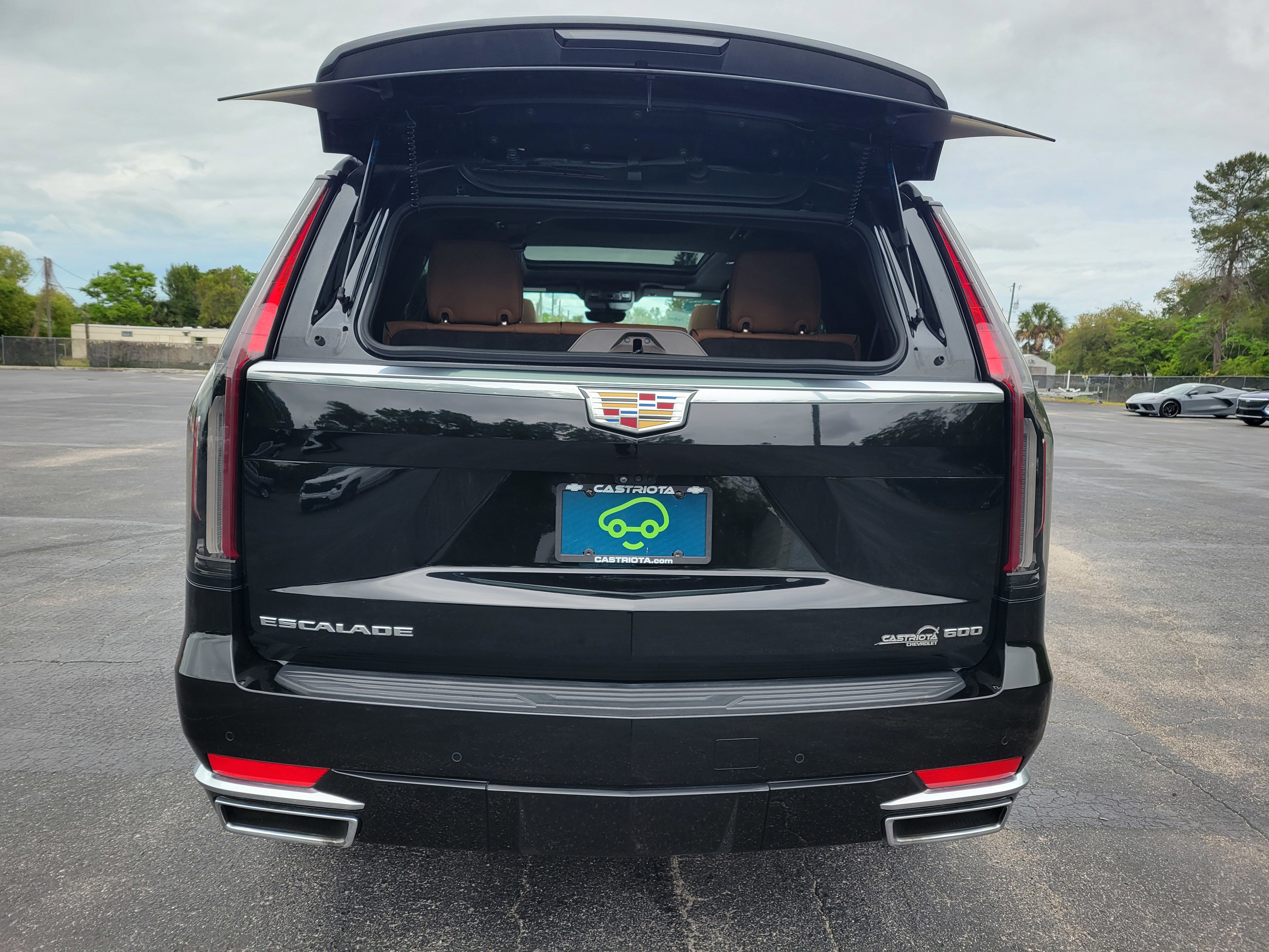 Certified 2023 Cadillac Escalade Premium Luxury AWD/4WD image 7