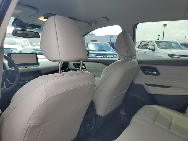 Used 2024 Nissan Rogue SL FWD image 12