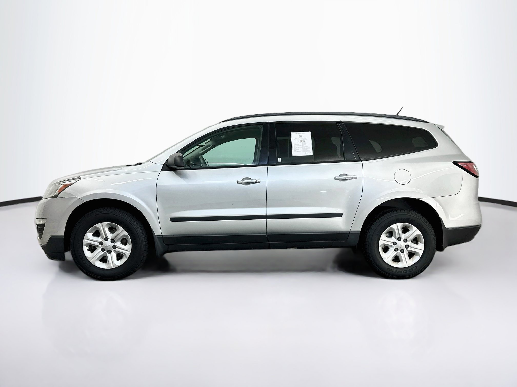 Used 2015 Chevrolet Traverse LS FWD image 4