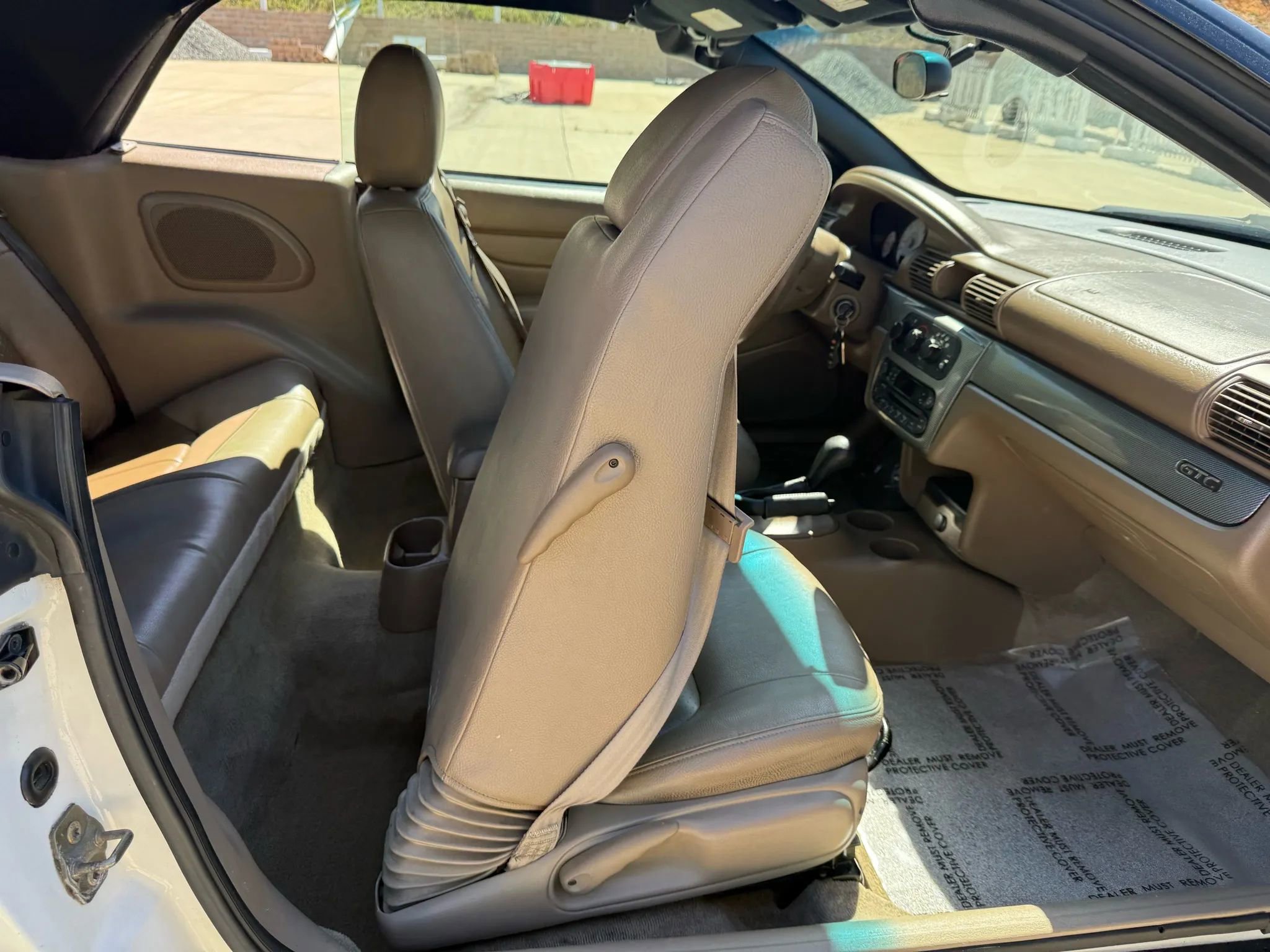 Used 2004 Chrysler Sebring GTC image 17
